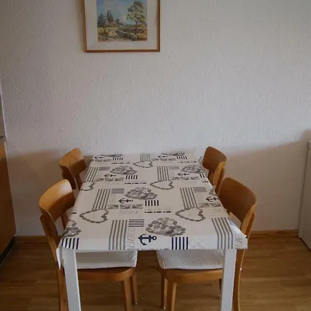 Les Mandarins D كرانز مونتانا